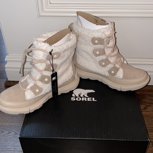 SOREL - Explorer II Joan Insulated Lace-Up Boot - Picture 4 of 10